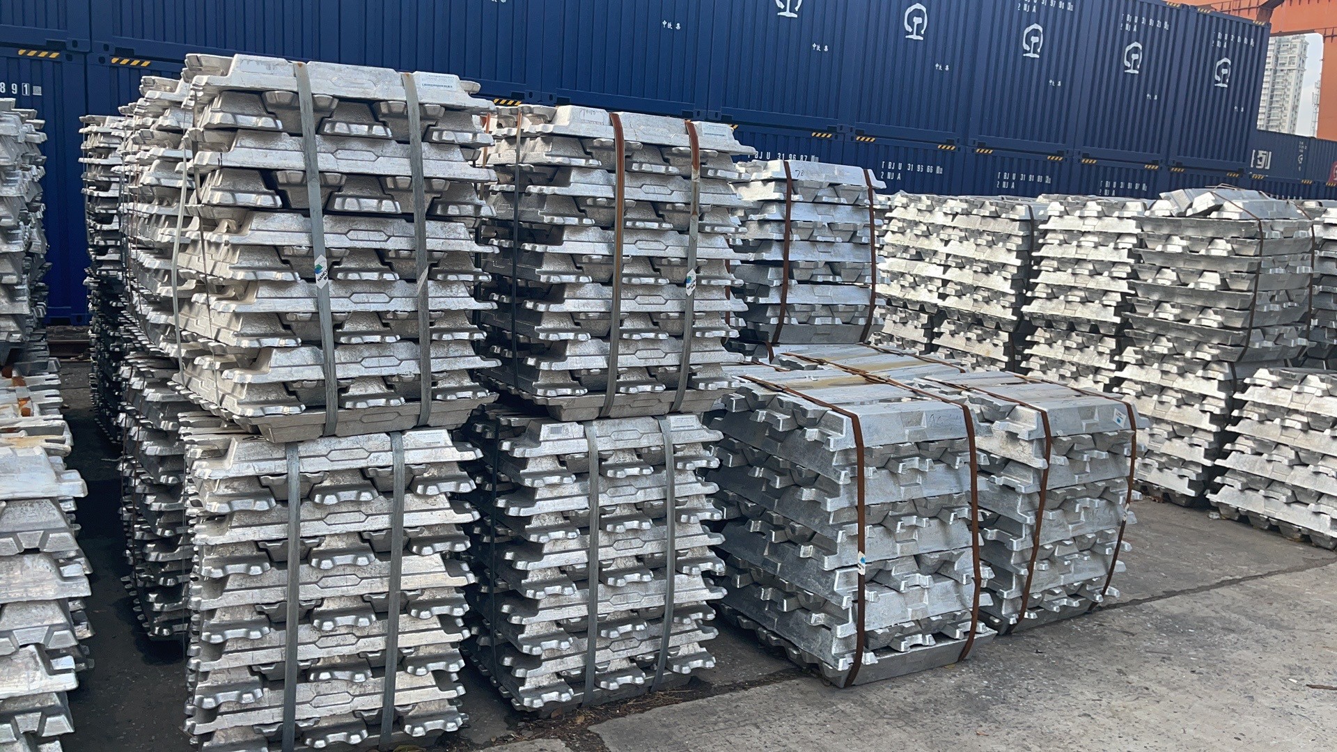 Aluminum | Russian Aluminum Volumes Rise in LME Warehouse 